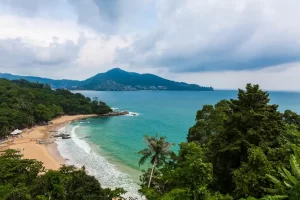 O que fazer em Ilhabela? Praias, trilhas e cachoeiras na cidade.