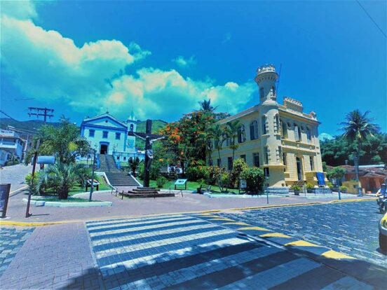 Centro histórico de Ilhabela, com destaque para o Museu Náutico de Ilhabela e Igreja de Nossa Senhora D’ajuda e Bonsucesso.